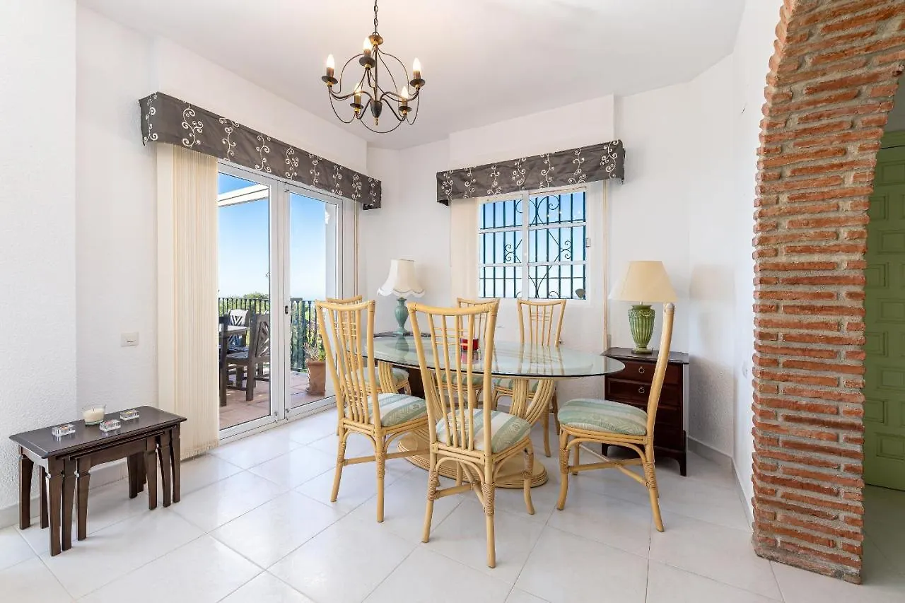 Villa With Stunning Views & Private Pool Valtocado 0*,