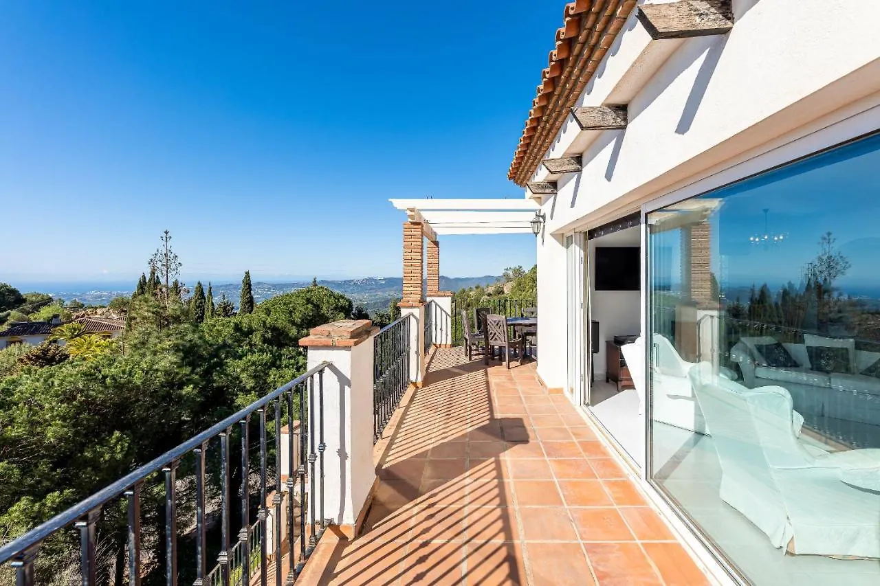 Villa With Stunning Views & Private Pool Valtocado 0*,